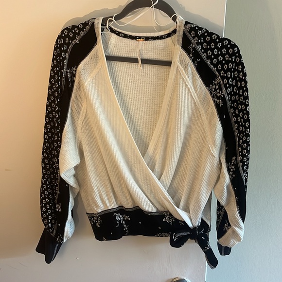 Free people boho side tie v neck - Picture 2 of 4